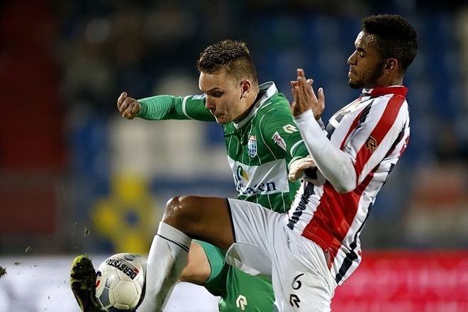 赛中进行调 赛中进行调