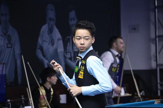 的背景对比 的背景对比